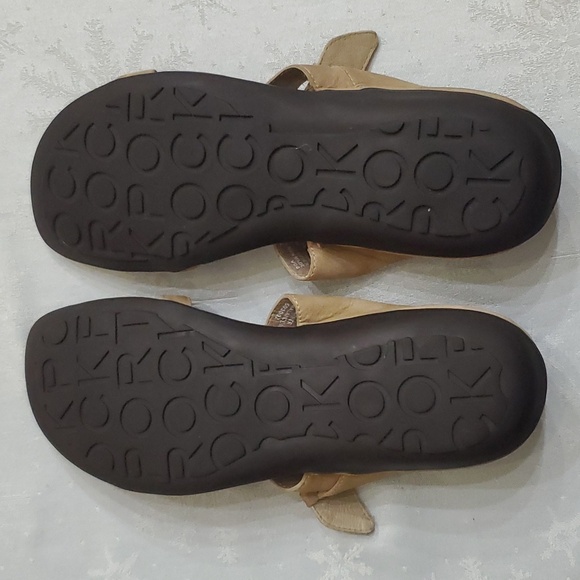 Rockport Beige Leather Upper Side Buckle Sandals Women's Size 10 Wide - Picture 11 of 12